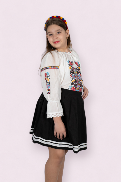 Ie traditionala fetite Damina [2]