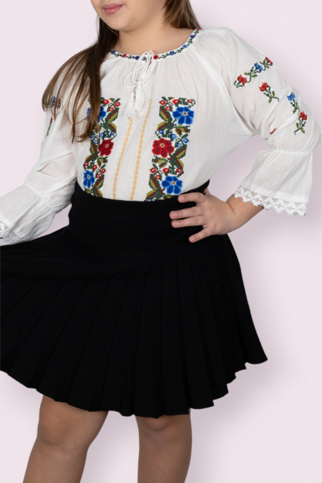 Ie traditionala fetite Fatima 14 [3]