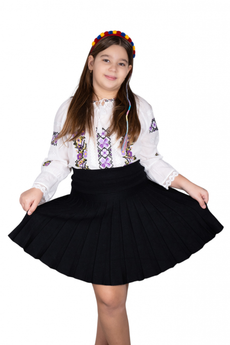 Ie traditionala fetite Minodora [3]