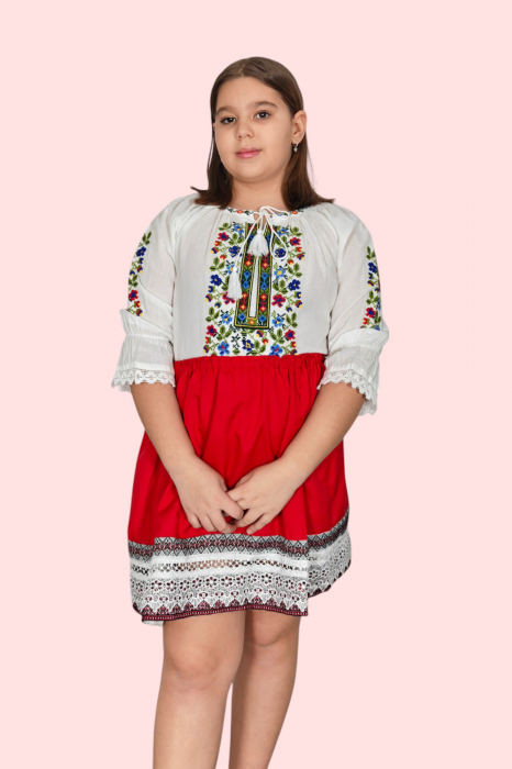 Ie traditionala fetite Ianina 4 [2]