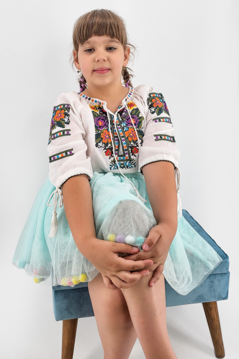 Ie traditionala fetite Ianina 3 [3]