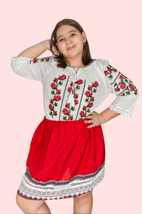Ie traditionala fetite Selena 2 [2]