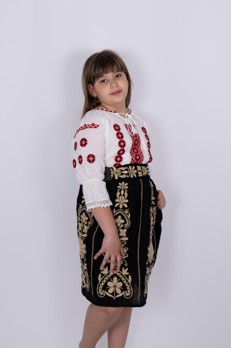 Ie traditionala fetite Lili [2]
