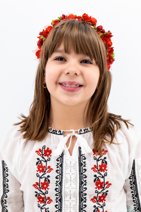 Ie traditionala fetite Antonia [6]