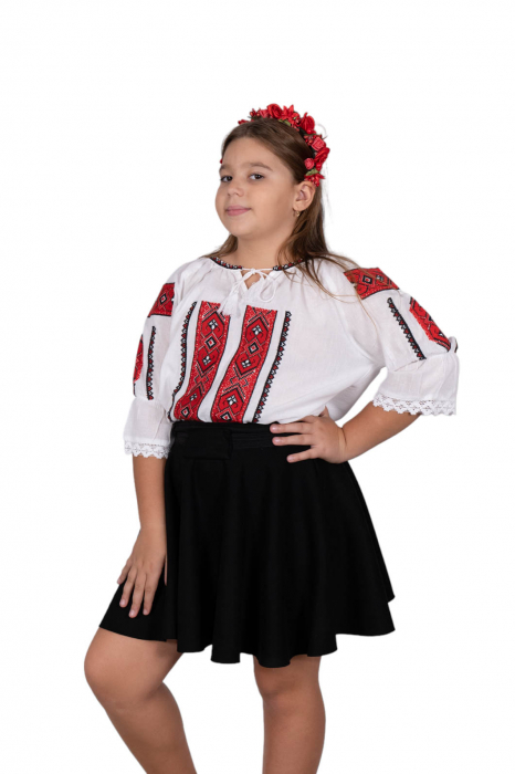 Ie traditionala fetite Mariana [4]