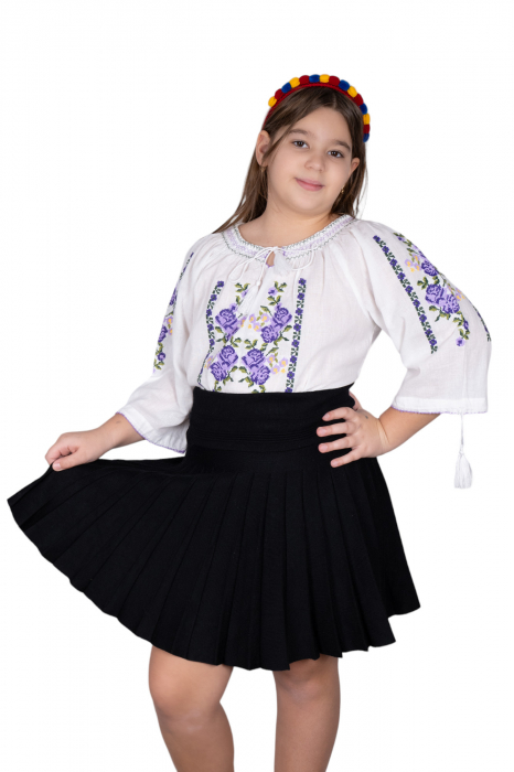 Ie traditionala fetite Trandafira 4 [3]