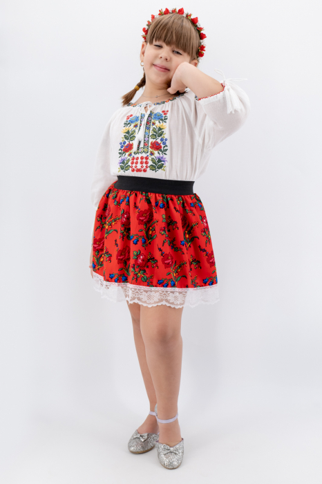 Ie traditionala fetite Noelia [3]