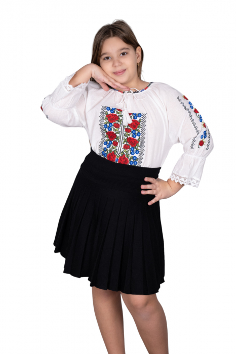 Ie traditionala fetite Iarina [3]
