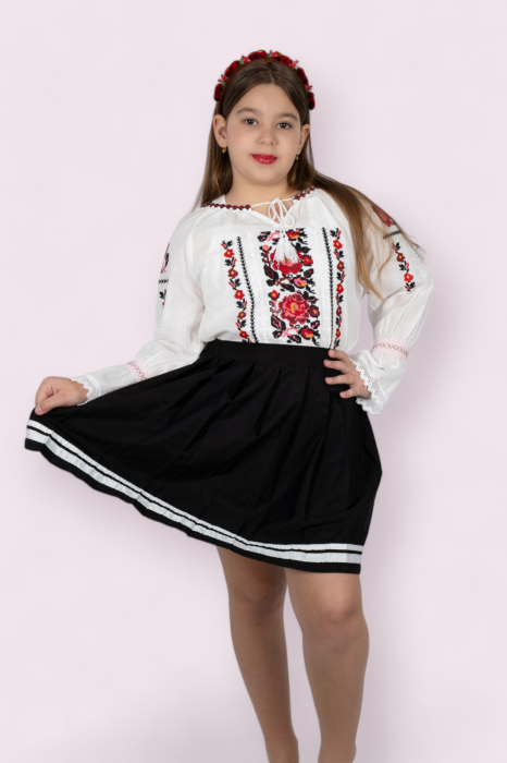 Ie traditionala fetite Fanuca [3]