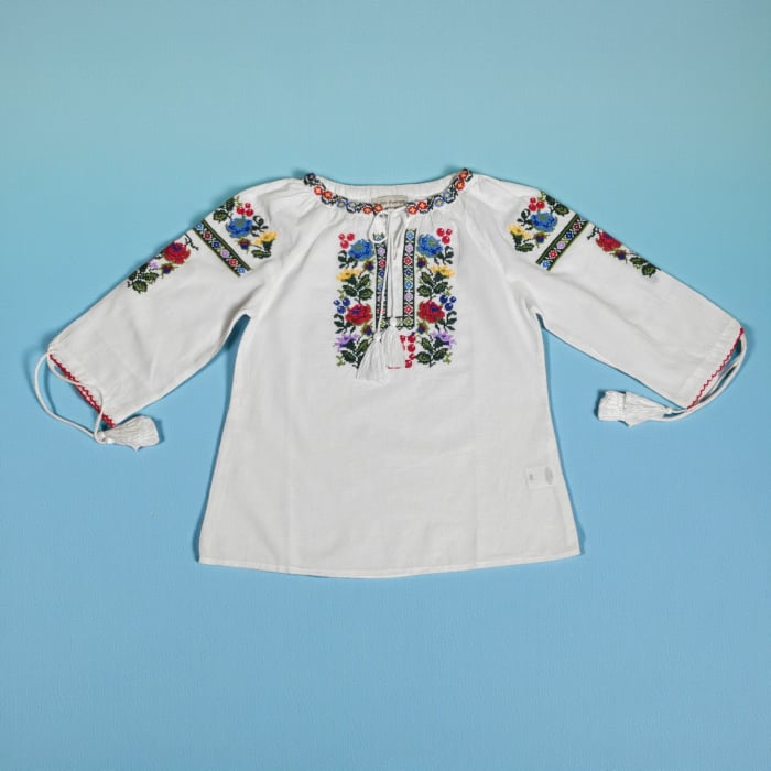 Ie traditionala fetite Ianina 8 [2]