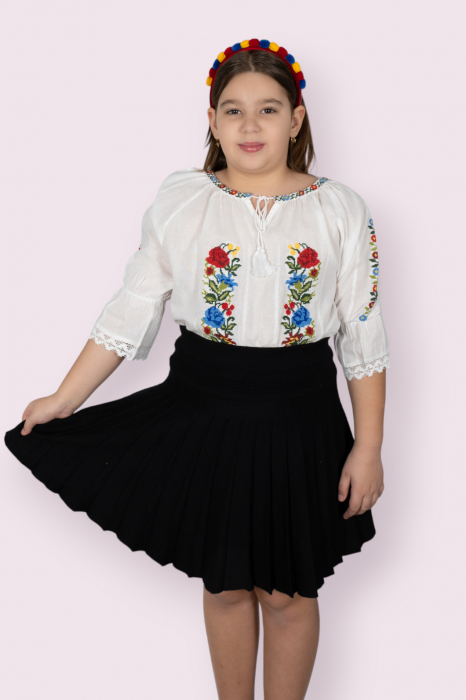 Ie traditionala fetite Rosalinda 2 [3]