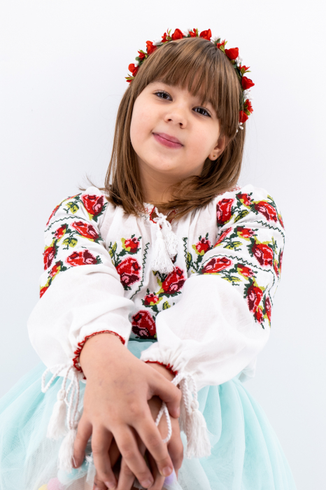 Ie traditionala fetite Selena [4]