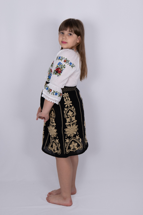 Ie traditionala fetite Fatima 5 [2]