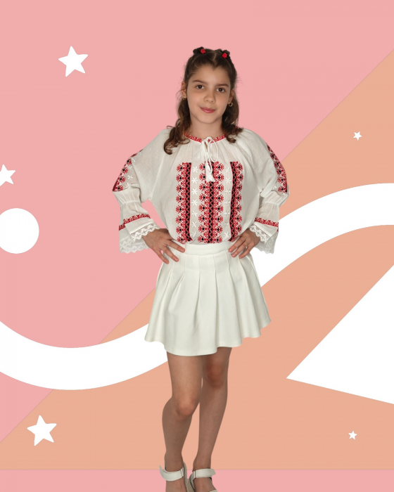Ie traditionala fetite Mihaela 2 [3]