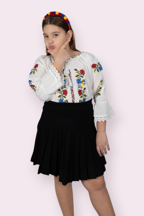 Ie traditionala fetite Rosalinda [3]