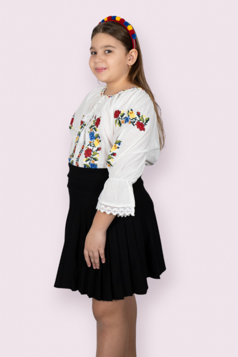 Ie traditionala fetite Rosalinda [2]