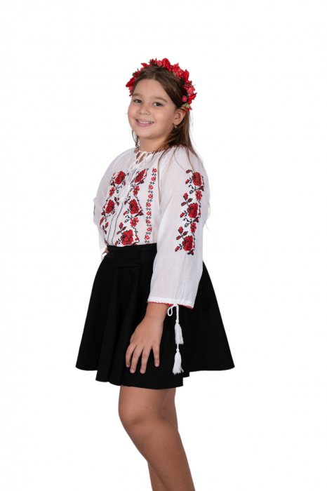 Ie traditionala fetite Steluta 5 [3]