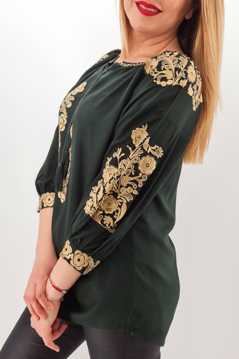 Bluza verde brodata cu flori aurii Claudia [5]