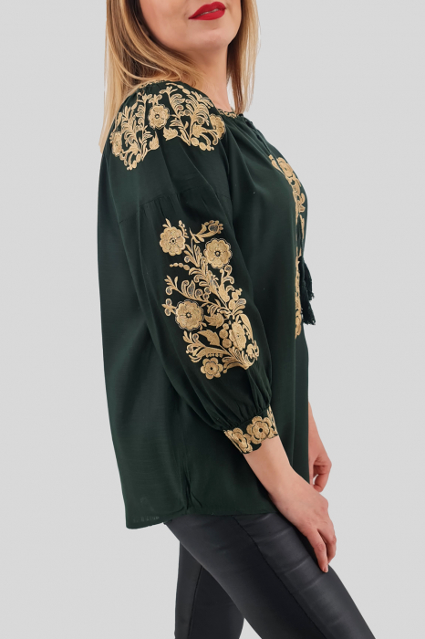 Bluza verde brodata cu flori aurii Claudia [3]