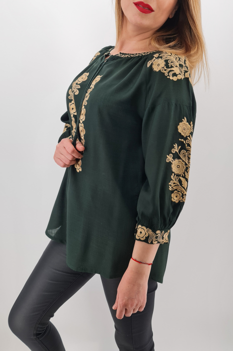 Bluza verde brodata cu flori aurii Claudia [4]