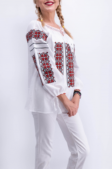 Ie Traditionala Ioana 3 [2]
