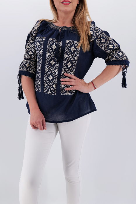 Ie Traditionala Iolanda 2 [3]