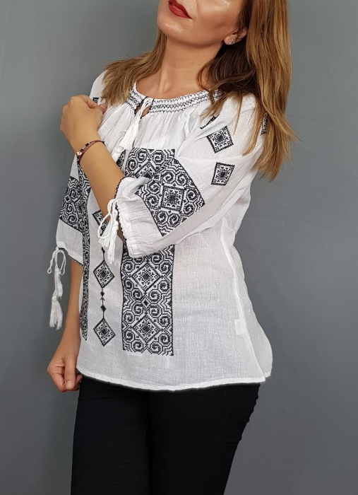 Ie Traditionala Larisa [3]