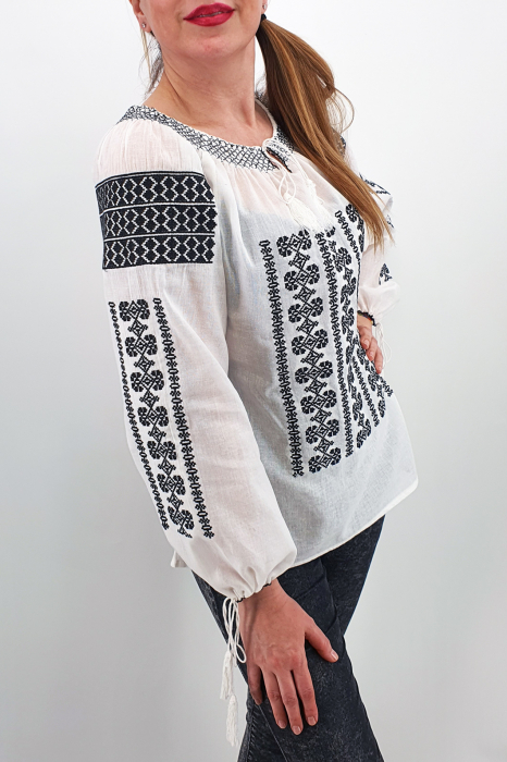 Ie Traditionala Luna 3 [4]