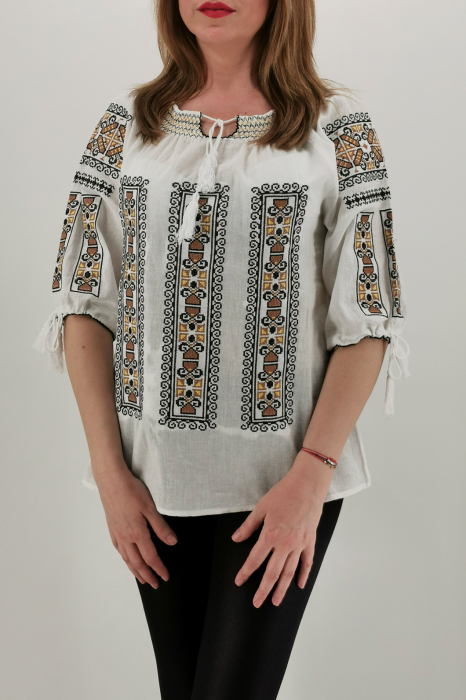 Ie Traditionala Mihaela [2]