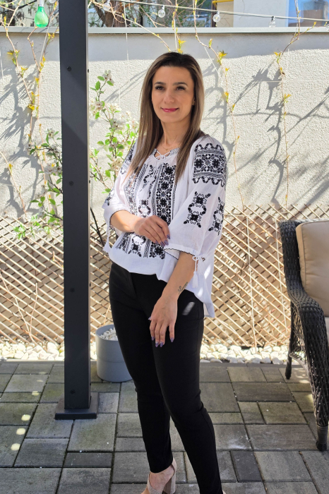 Ie Traditionala Melania 8 [4]