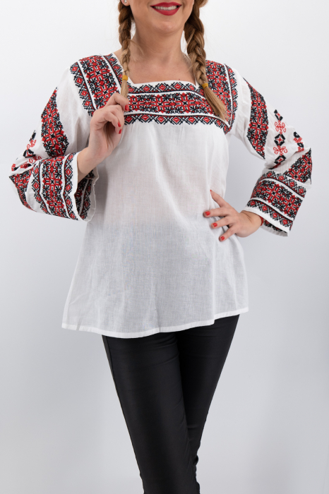 Ie Traditionala Ilinca 2 [4]