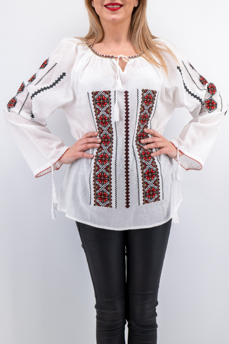 Ie Traditionala Irinuca [2]