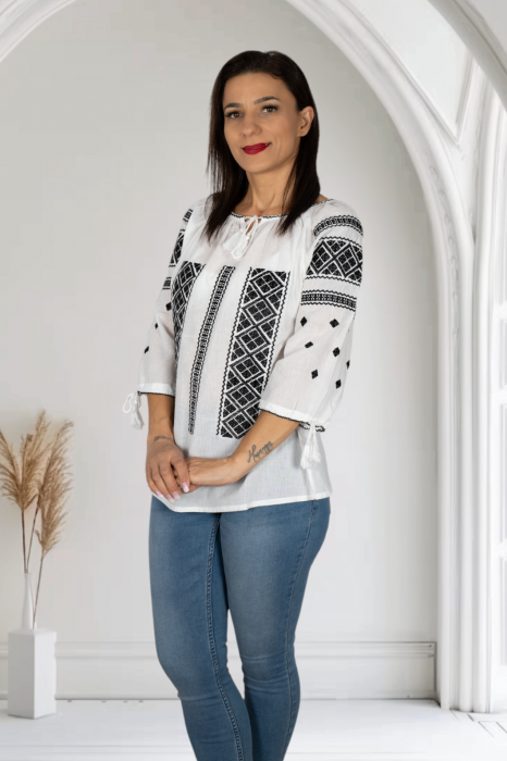 Ie Traditionala Teodora 5 [3]