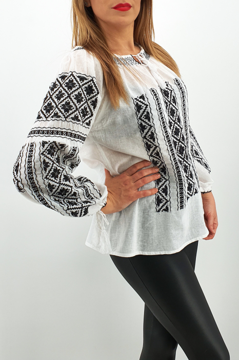 Ie Traditionala Teodora 3 [3]