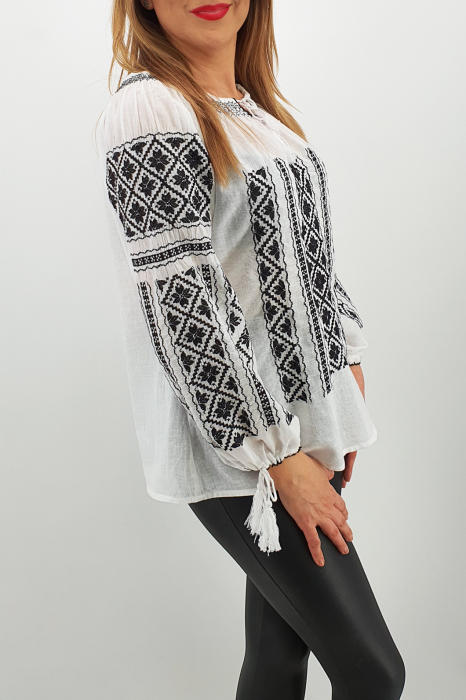 Ie Traditionala Teodora 3 [4]