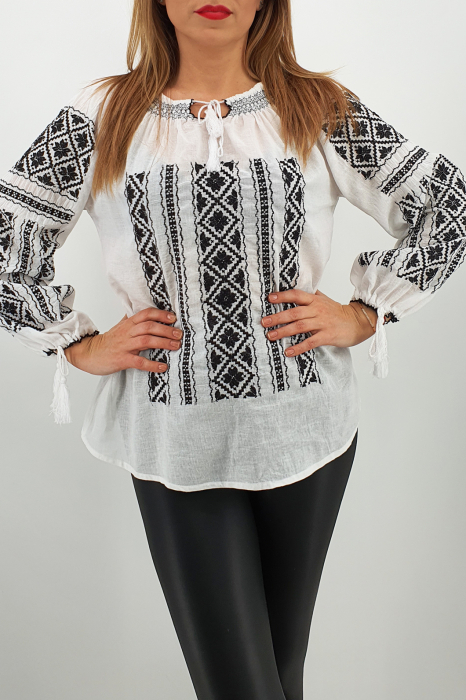 Ie Traditionala Teodora 3 [2]