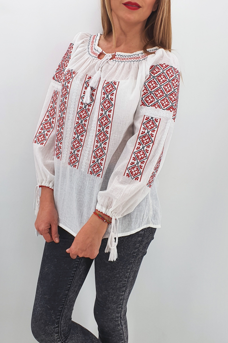 Ie Traditionala Tinuta [4]