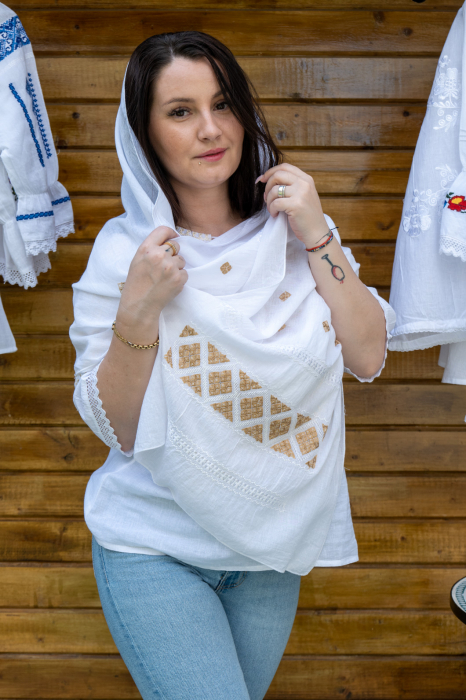 Marama Traditionala cu broderie Inflorata [2]