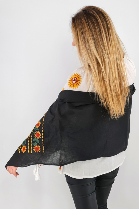 Marama Traditionala cu broderie floarea soarelui [3]