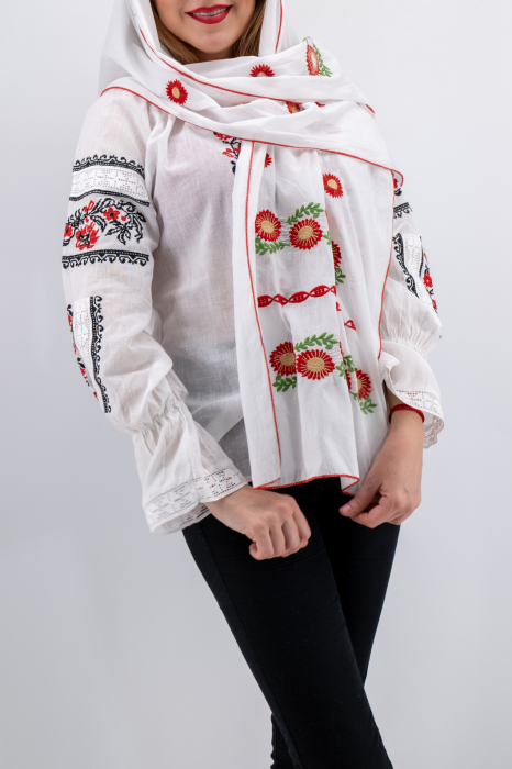 Marama Traditionala cu broderie Inflorata [3]