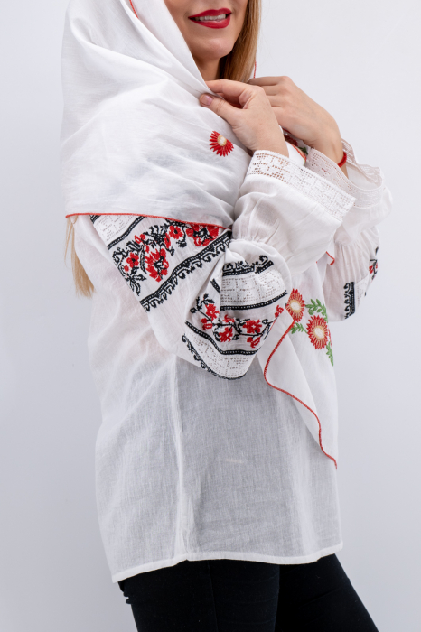 Marama Traditionala cu broderie Inflorata [2]