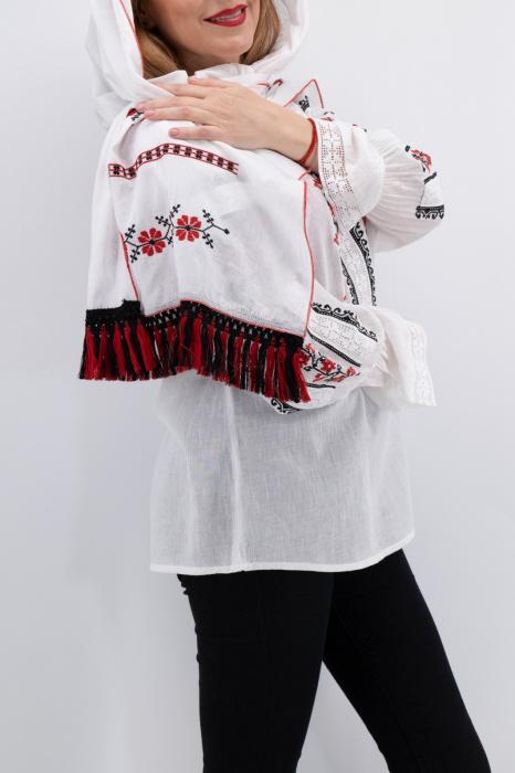 Marama Traditionala cu broderie Inflorata [2]
