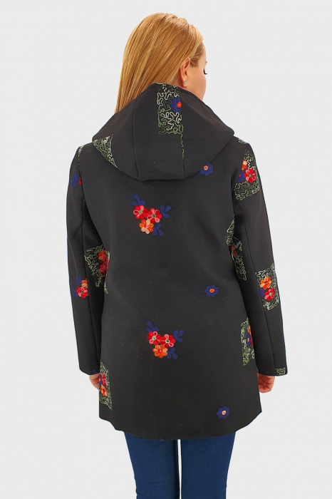 Palton brodat cu Gluga [4]