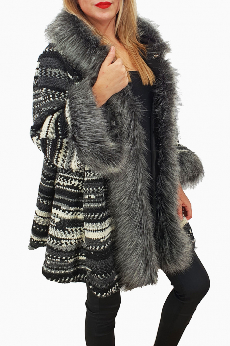 Cardigan / Poncho din lana cu blana [5]