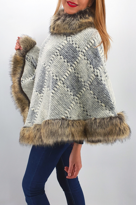 Poncho din lana cu blana [2]