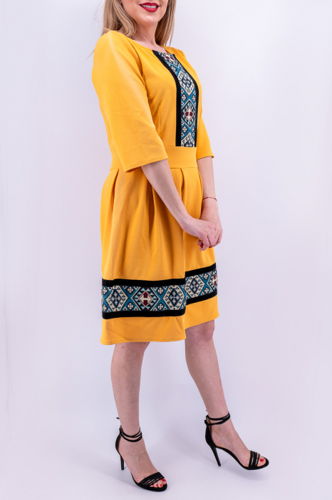 Rochie Stilizata cu Motive Traditionale Andra 6 [3]