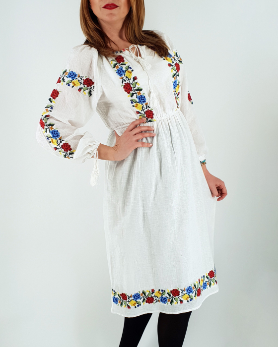Rochie Traditionala Luminita 2 [4]