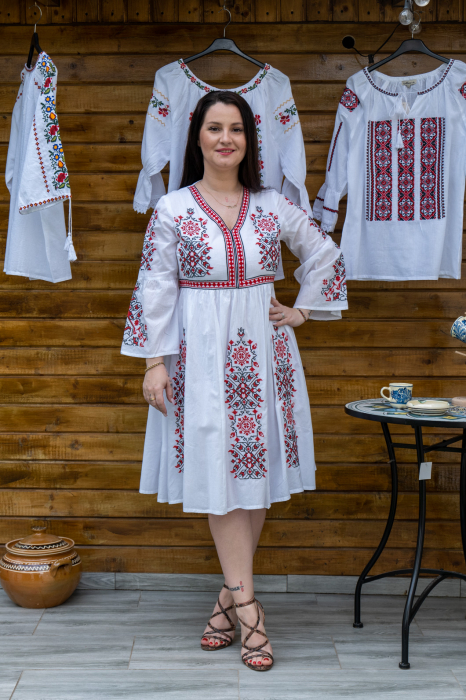 Rochie Traditionala Dorinuta 2 [3]