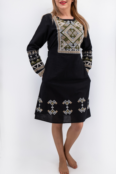 Rochie Traditionala Roza [2]