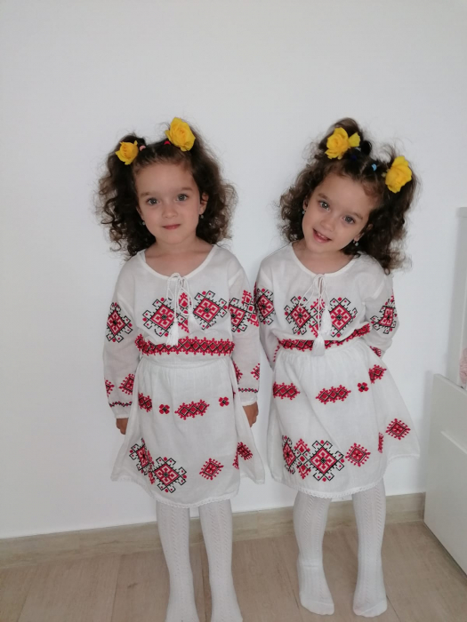 Rochie traditionala fetite Sandrina [5]